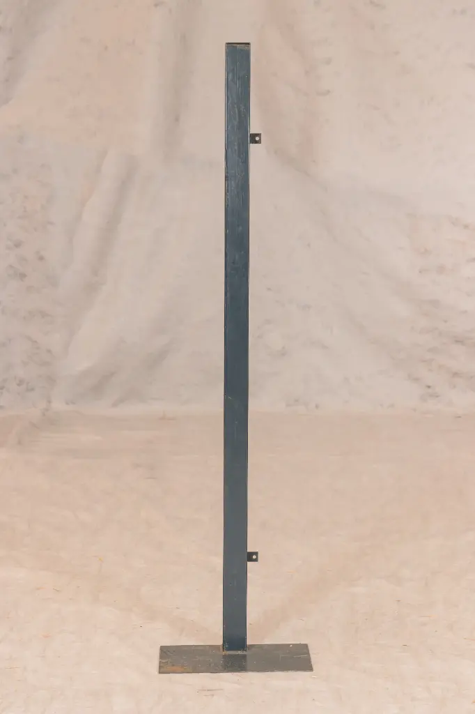 POTEAU de CLOTURE 80 x 80, AVEC PLATINE OU A SCELLER